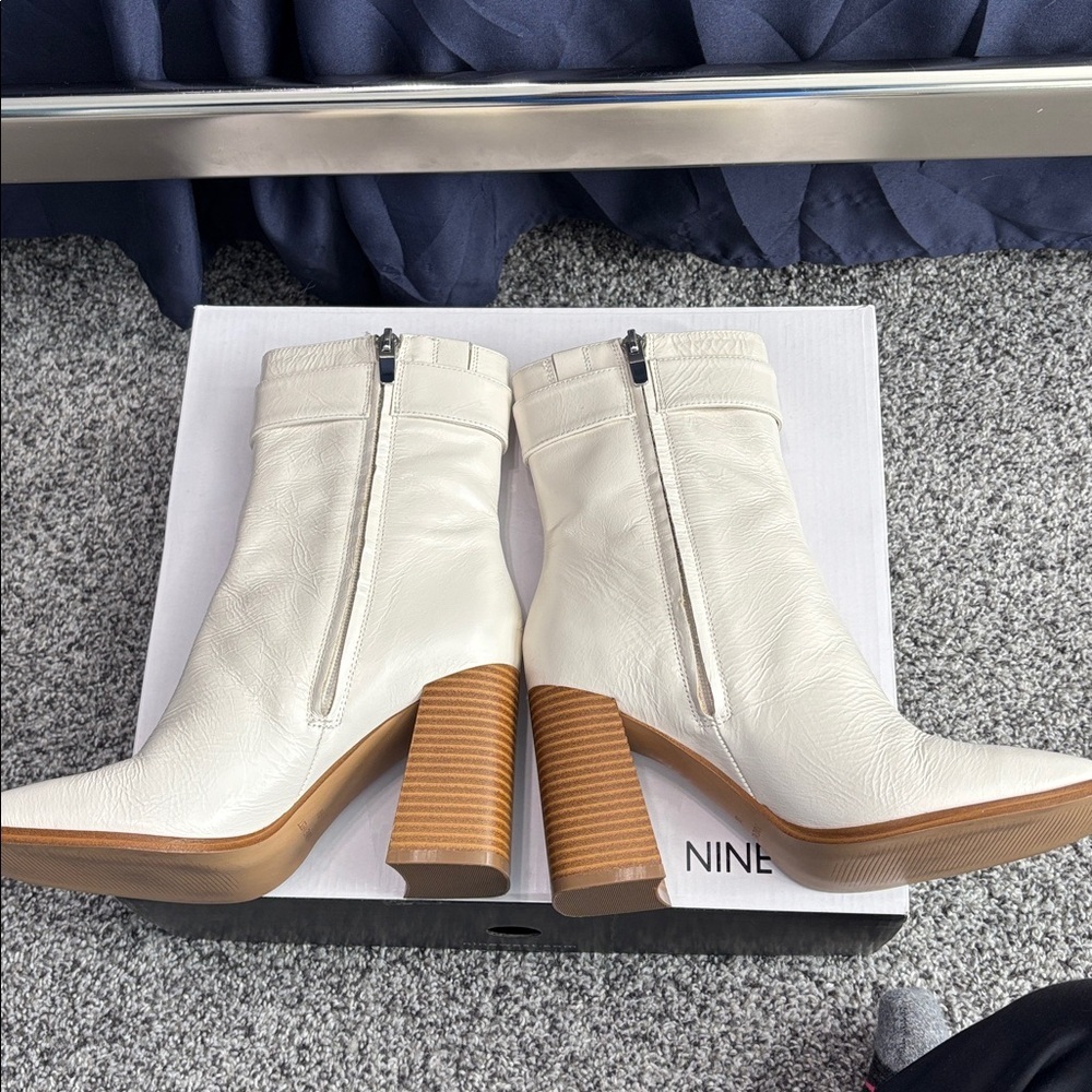 Like New Nine West Taress Ivory Leather Booties Size 6 - Picture 7 of 14